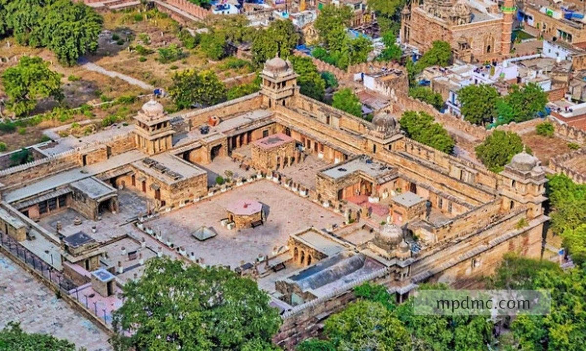 gujari-mahal-museuem